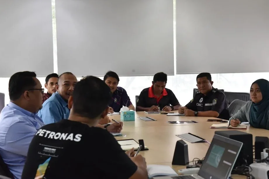 lumut fuel terminal petronas dagangan berhad