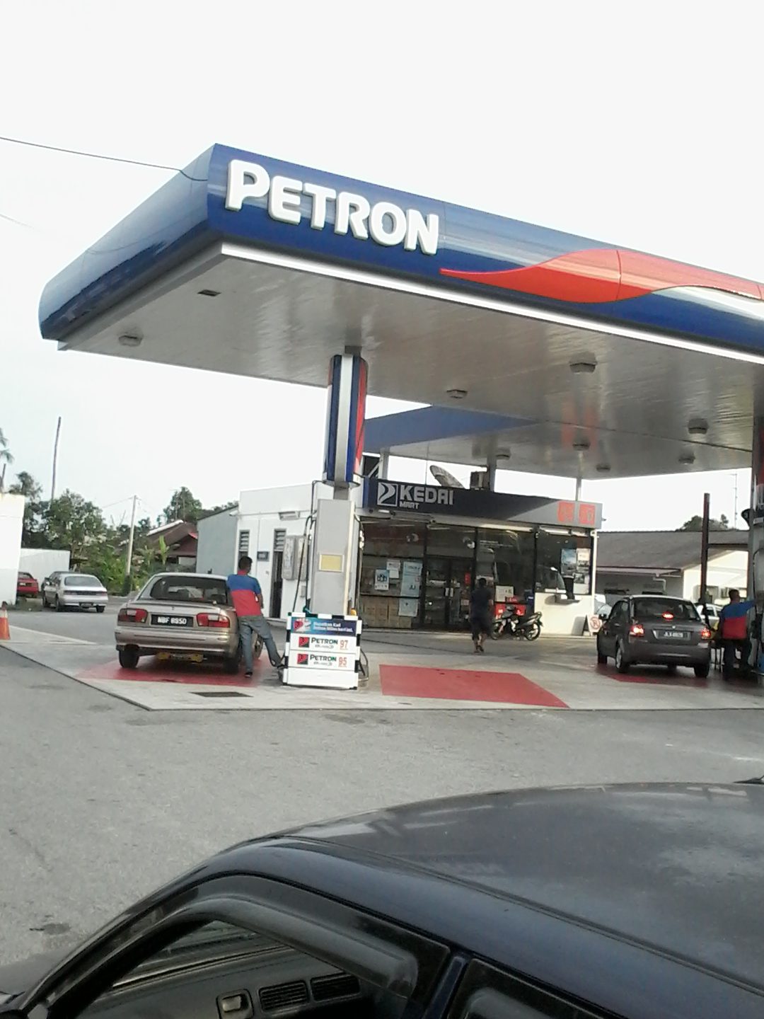 Petron Pontian Kecil 1 petron pontian kecil
