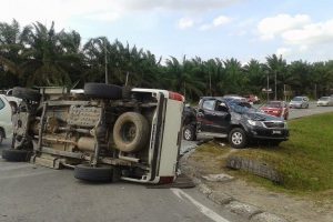 PETRONAS Batu 32 Jalan Labuk 4 PETRONAS Batu 32 Jalan Labuk