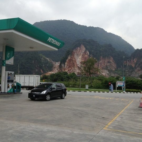 petronas jalan simpang pulai lojing