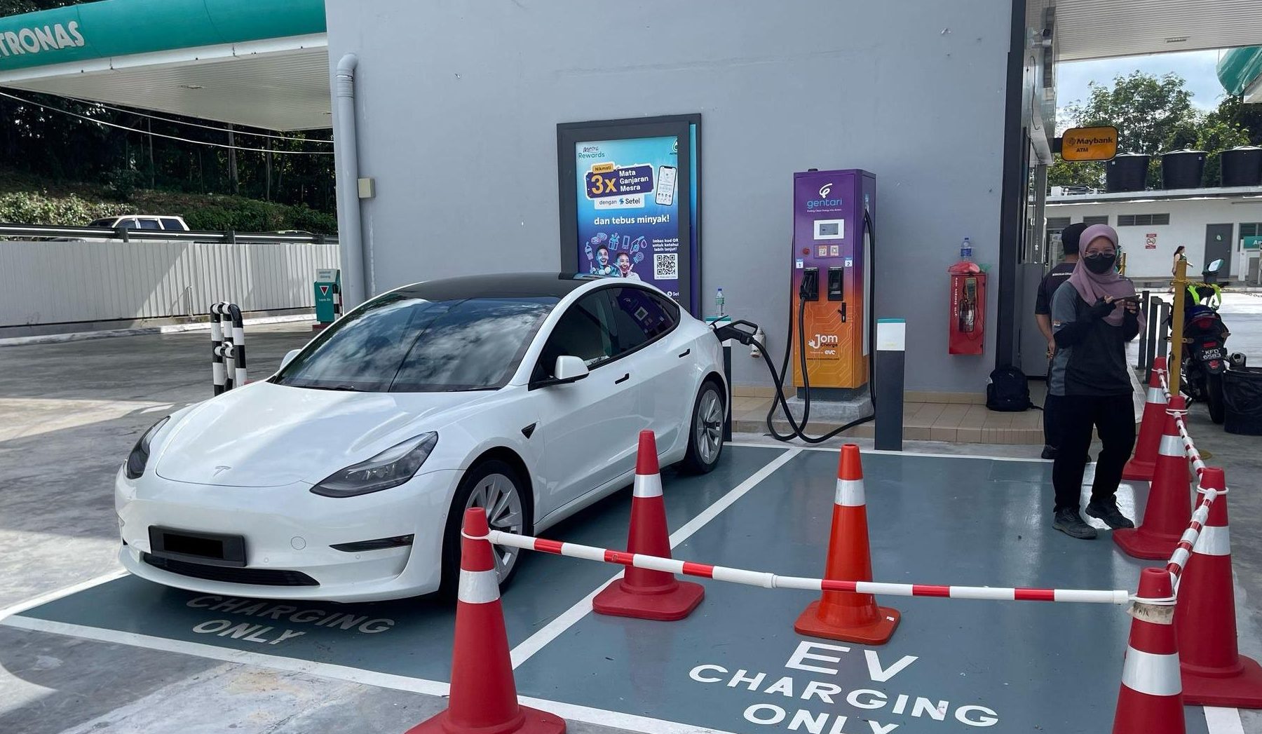 Petronas R&R Sungai Perak Northbound 1 petronas rr sungai perak northbound