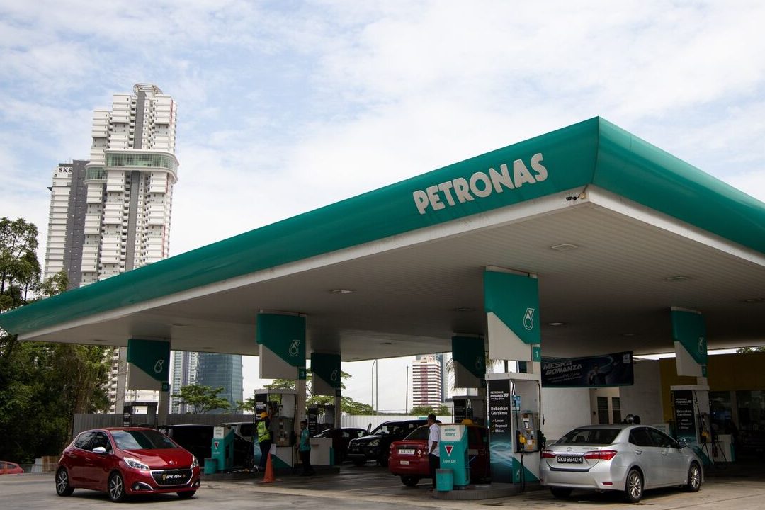 petronas tebobon km16 jalan tuaran menggatal north